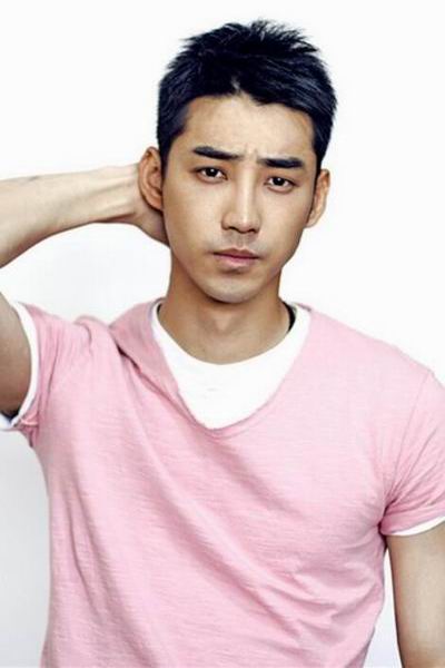 添加角色战天下扮演者:庞瀚辰晓玲赵二喜曹光(真水无香)肖奈(一笑奈何